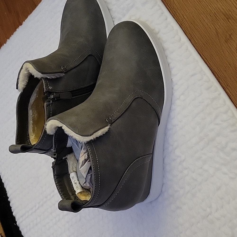 Dream Pairs slipon hightop wedge SneakerBoot hidden heel platform gray 9.5 NEW